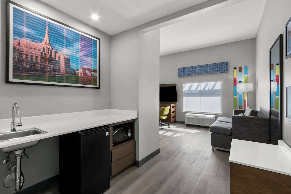 Hampton Inn & Suites Phoenix Gilbert - photo 26