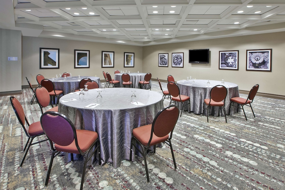 Embassy Suites Columbus Airport - photo 35