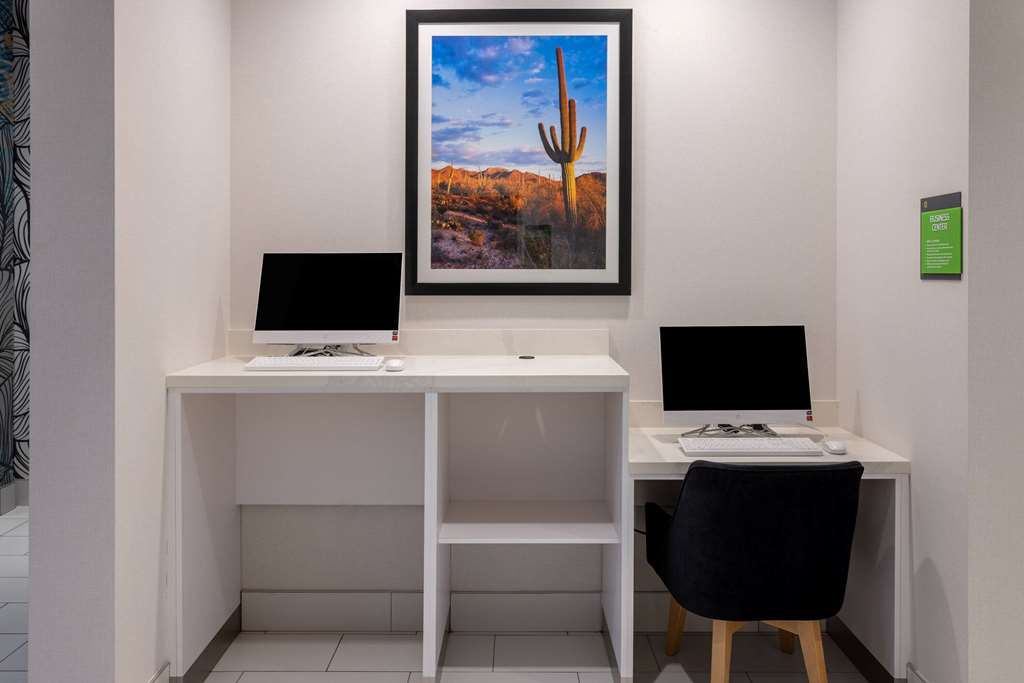 La Quinta Inn & Suites by Wyndham Maricopa Copper Sky - photo 39