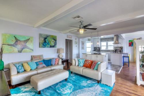 Three Oars Beach Bungalow — 4-Star Luxury Hotel in Daytona Beach, United States