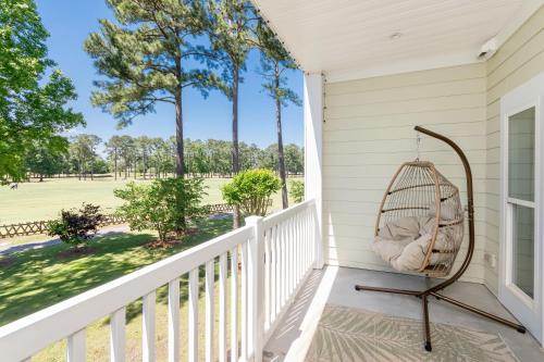 The Salty Fairway Golf Course Condo with Resort Style Pool 5 Miles from Beach Fully updated — 4-Star Luxury Hotel in Myrtle Beach, United States