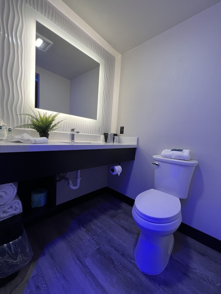 Imperial Suites Adults Only - photo 34