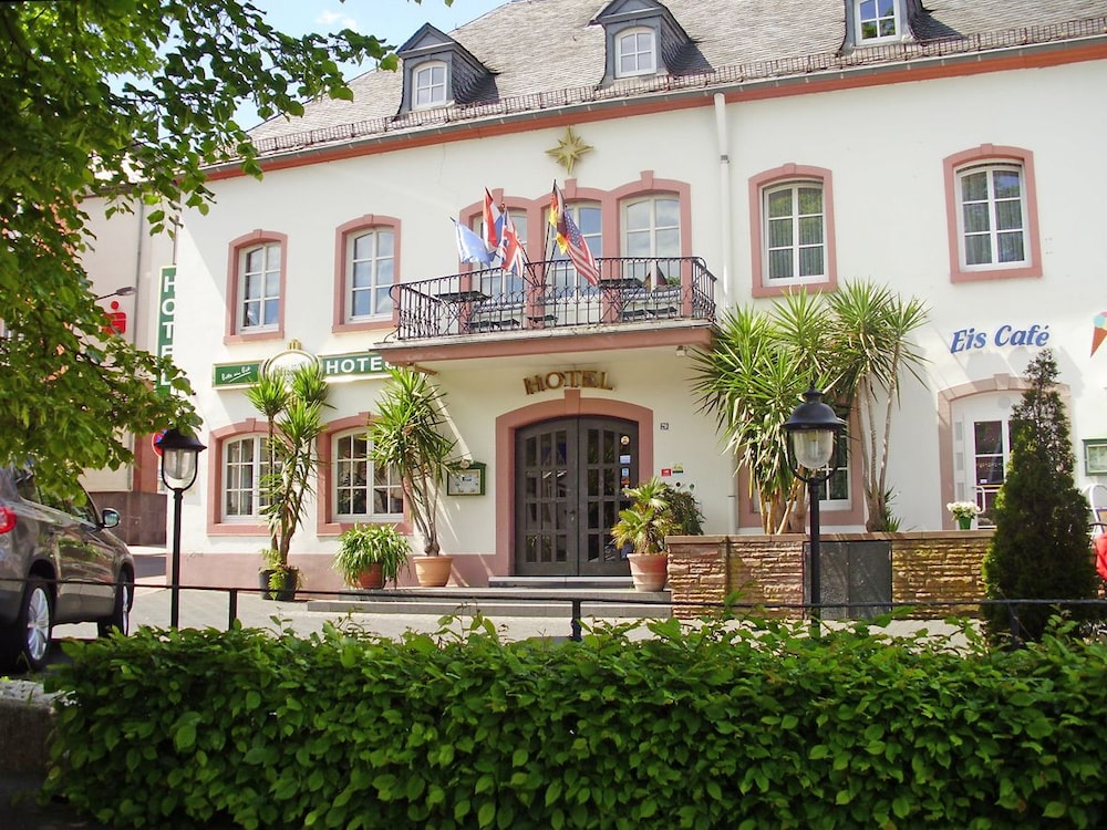 Hotel Zum Goldenen Stern — hotel in Pruem