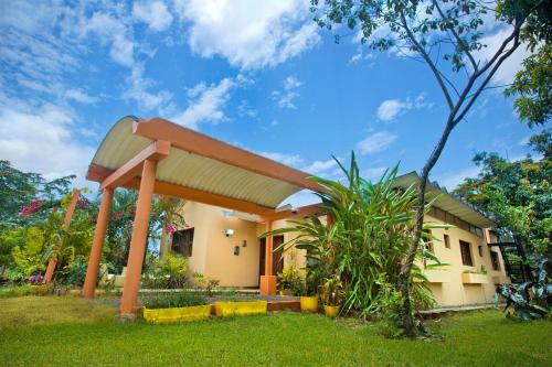 Casa Villa Anacahuita — 4-Star Luxury Hotel in Jarabacoa, Dominican Republic