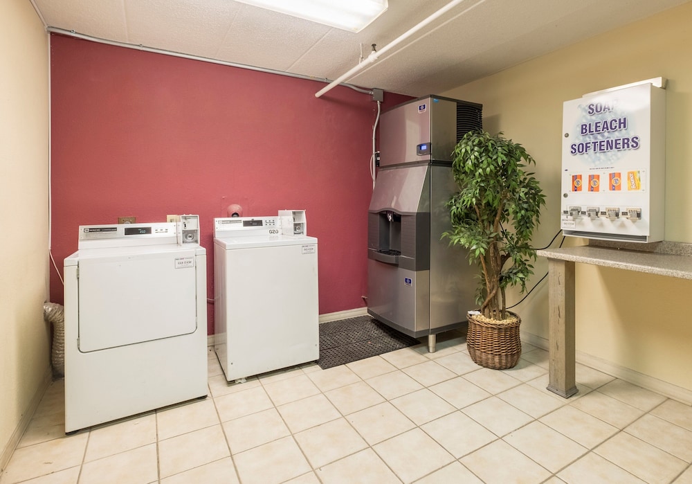 Red Roof Inn Milford New Haven - photo 44