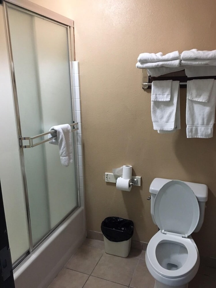 Hollywood Palms Inn and Suites - photo 64
