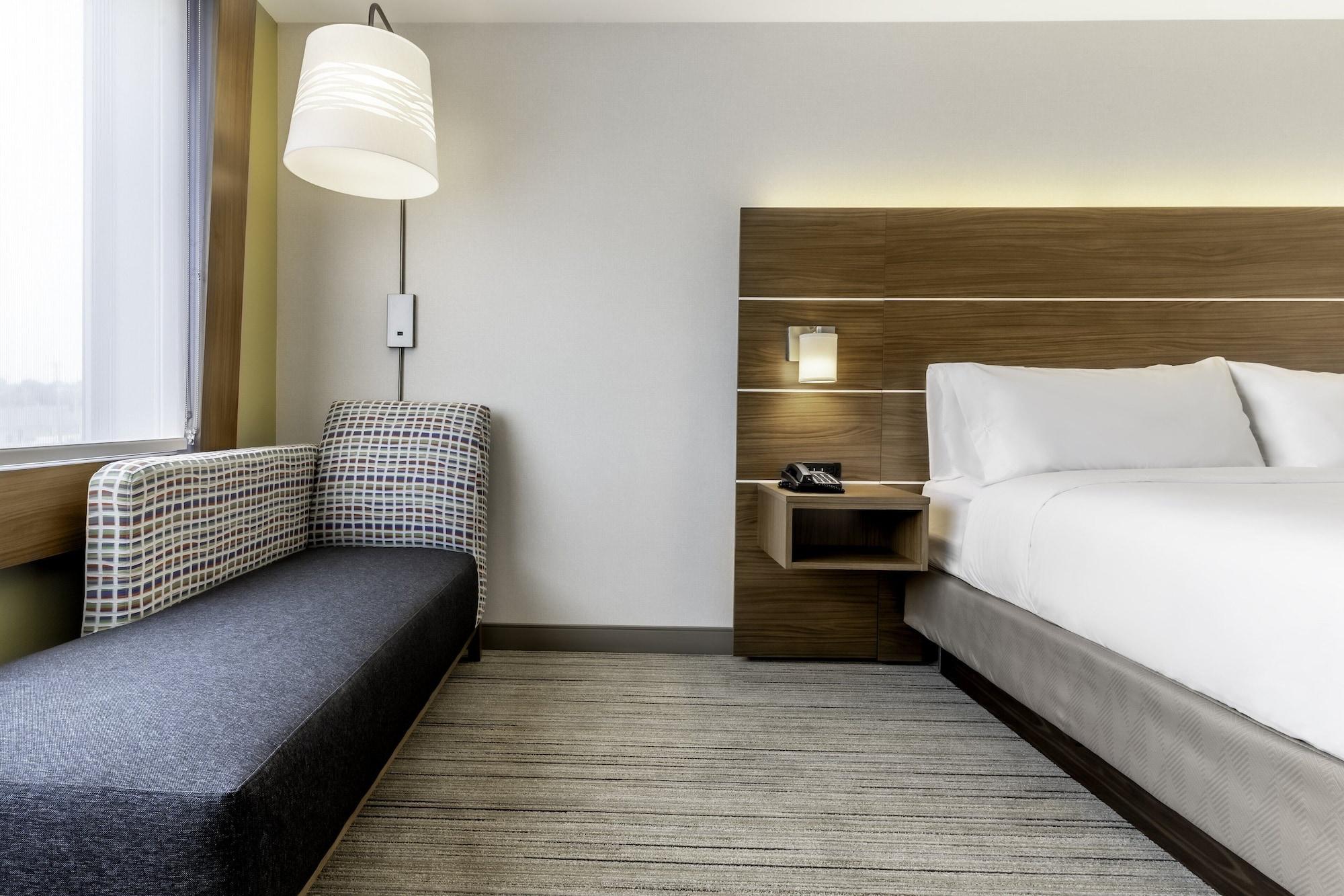 Holiday Inn Express Milwaukee West Allis by IHG - photo 18