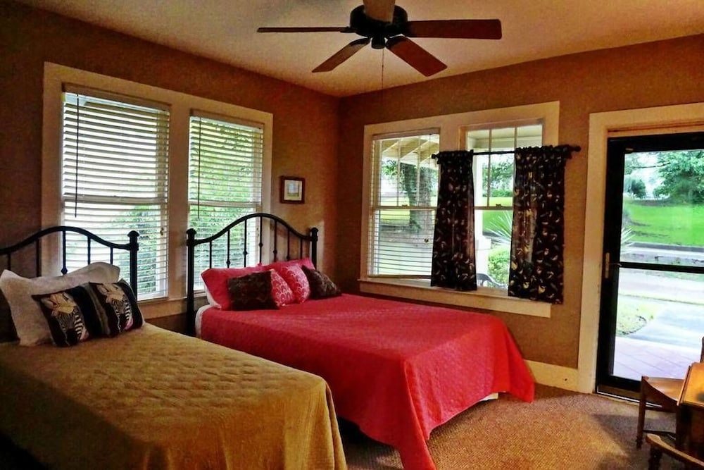 The Hideaway Natchez - photo 3