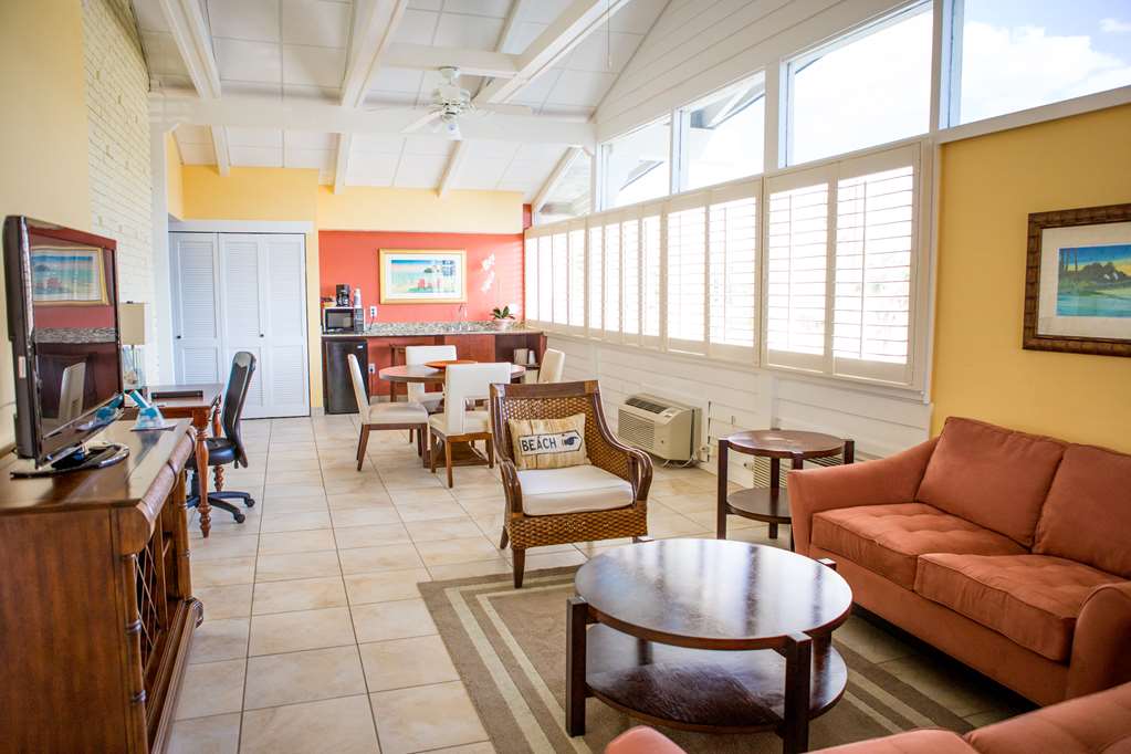 Best Western Plus Yacht Harbor Inn - photo 12