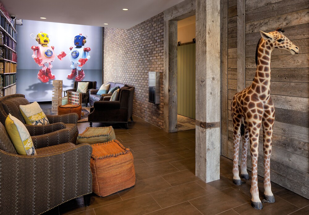 Moxy Santa Barbara - photo 6