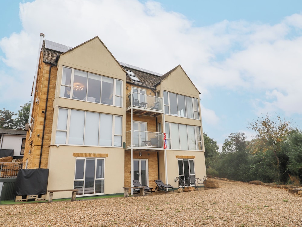 Cotswold View - carbon neutral hotel in Cheltenham