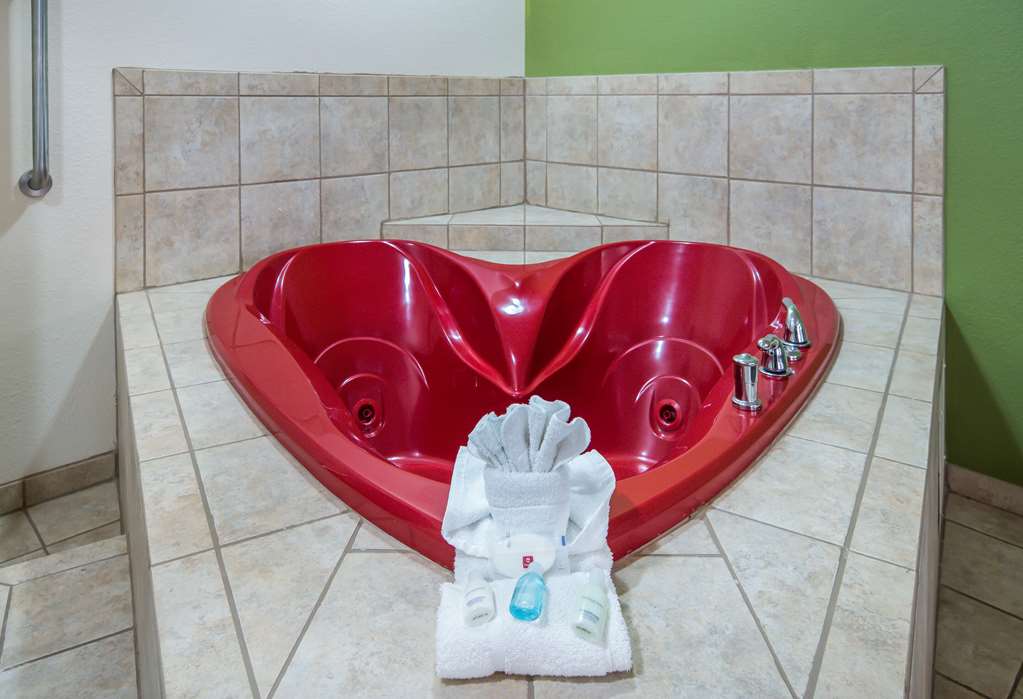 Clarion Inn & Suites Weatherford South - photo 26