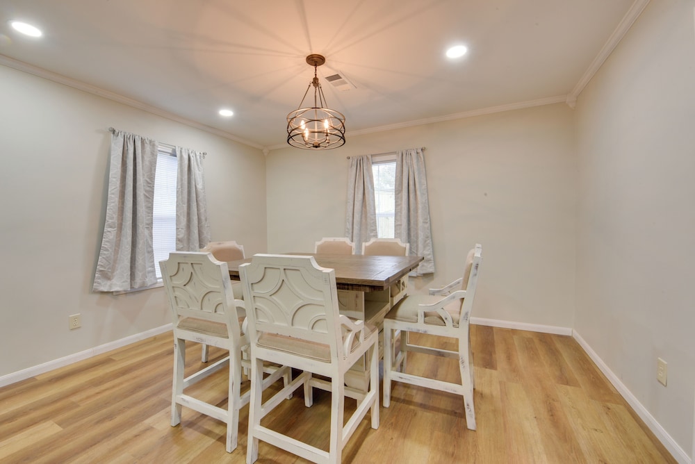 Walking Distance to Casino: Home in Westlake - photo 13