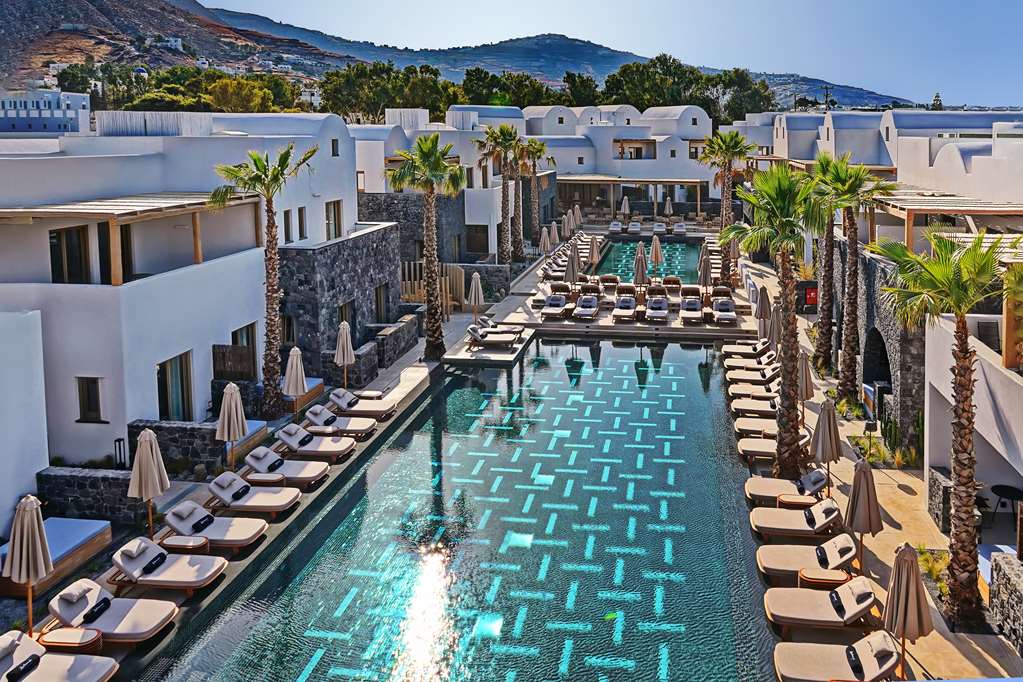 Radisson Blu Zaffron Resort Santorini — Fira — photo 2
