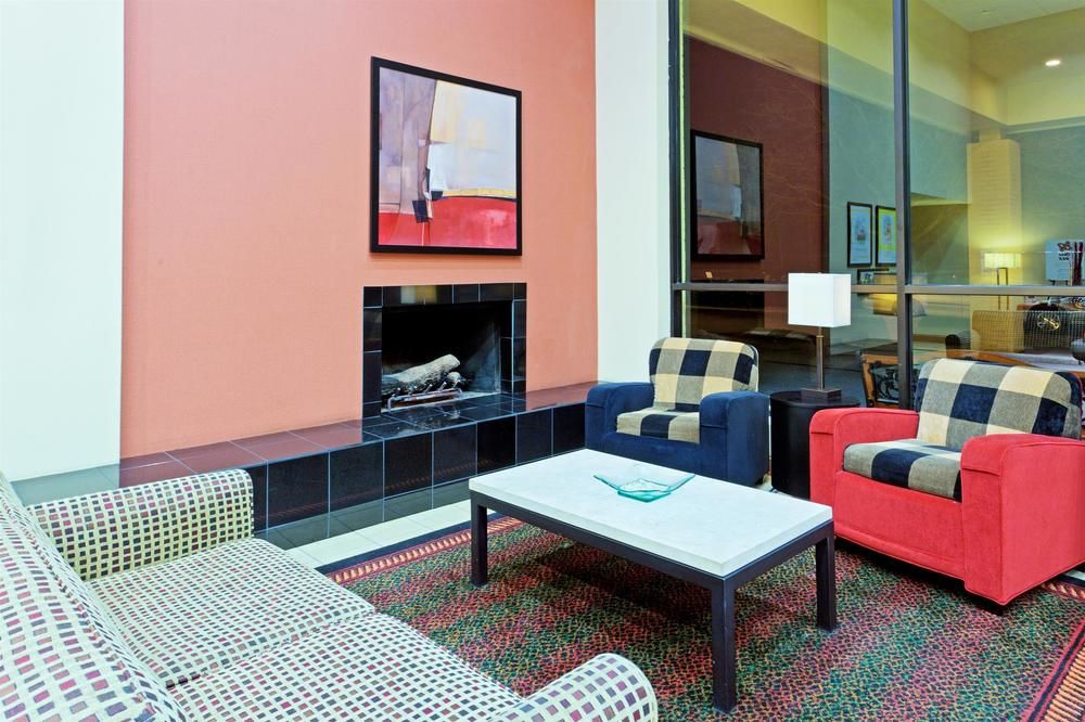 La Quinta Inn & Suites by Wyndham Armonk Westchester - photo 27