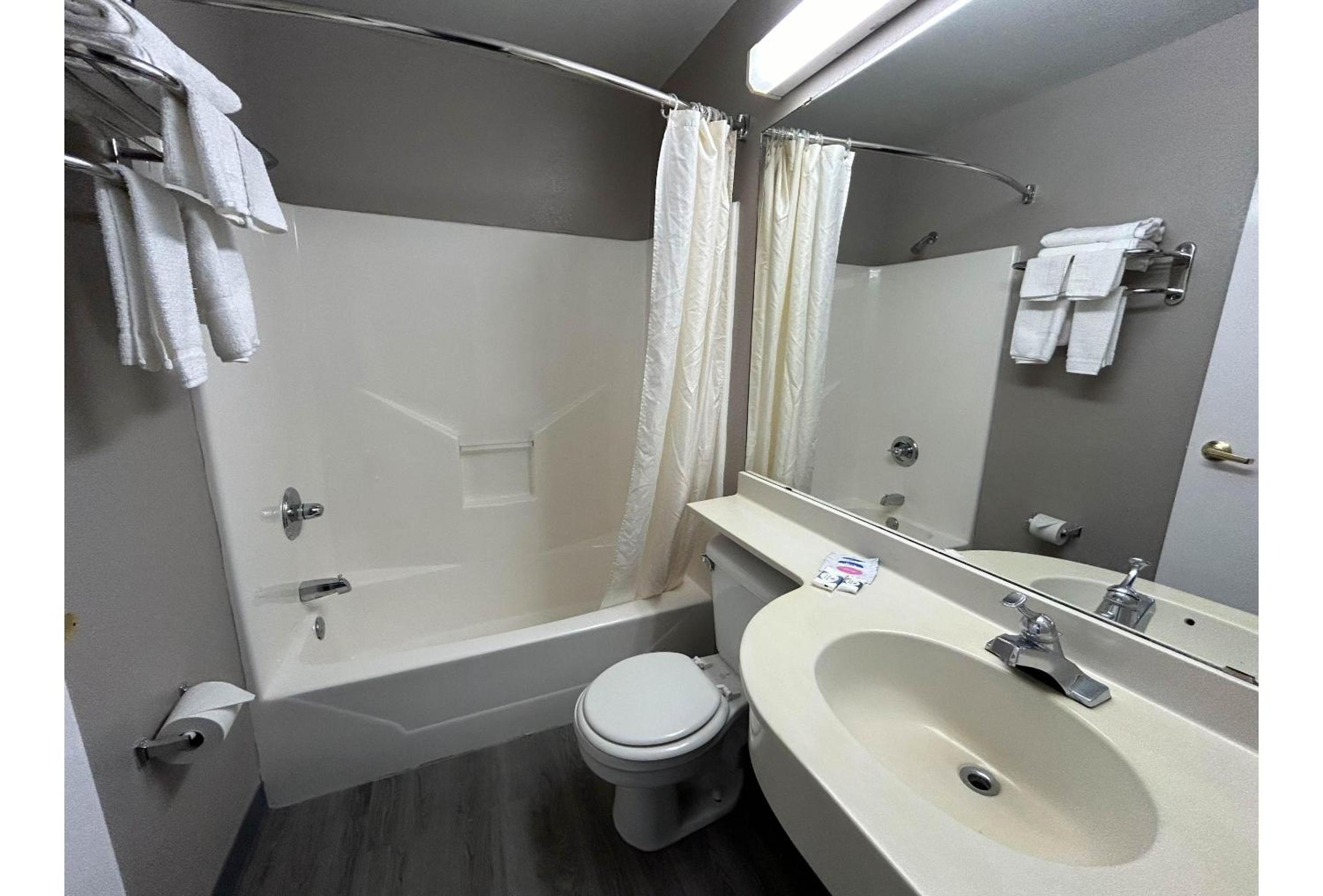 Motel 6 Idabel Ok - photo 40