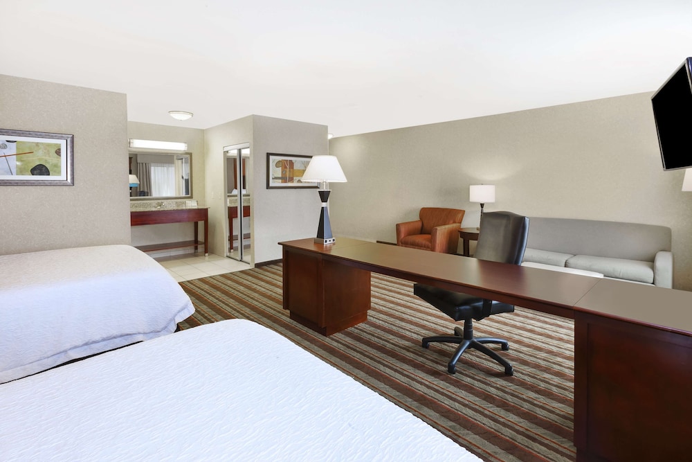 Hampton Inn Detroit Southgate - photo 16