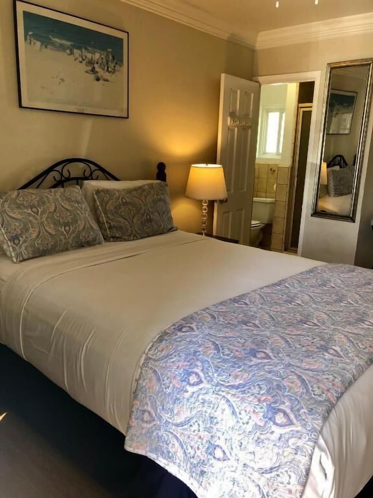 Rest Haven Motel - photo 10