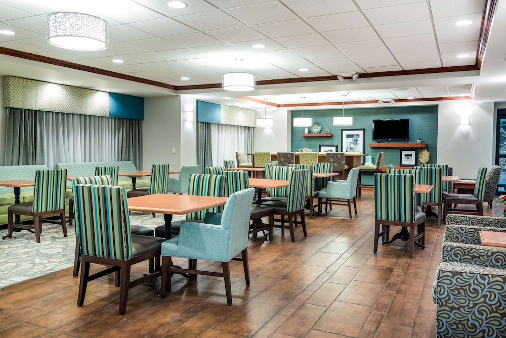 Hampton Inn Bellevue - photo 29