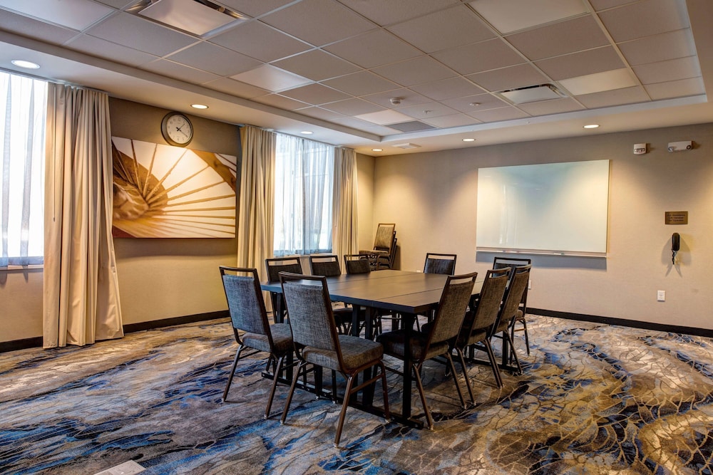 Fairfield Inn & Suites by Marriott Minneapolis North - photo 18