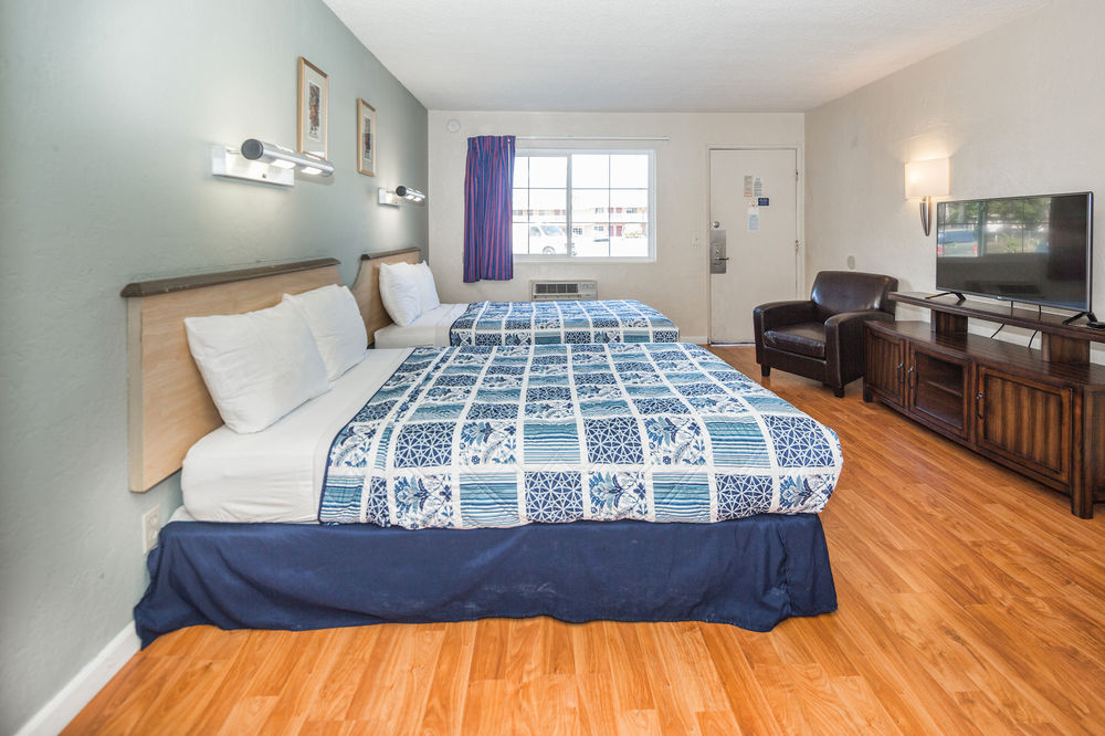 San Jose Airport Inn - photo 16