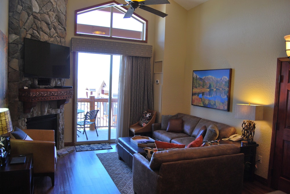 White Pines 2 BD at Westgate Monitor — 4-Star Luxury Hotel in Bridgeport, United States