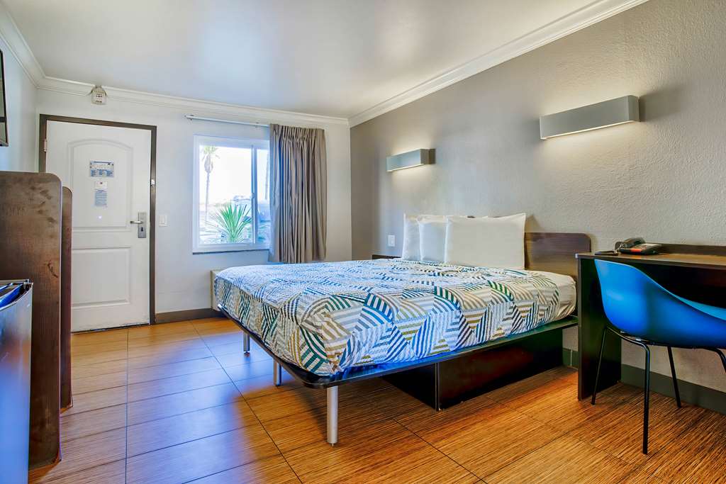 Motel 6 Menifee CA - photo 11