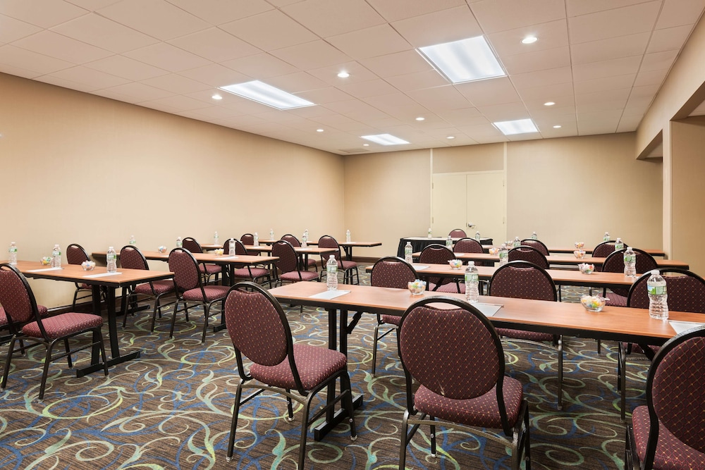 Hampton Inn White Plains Tarrytown - photo 28