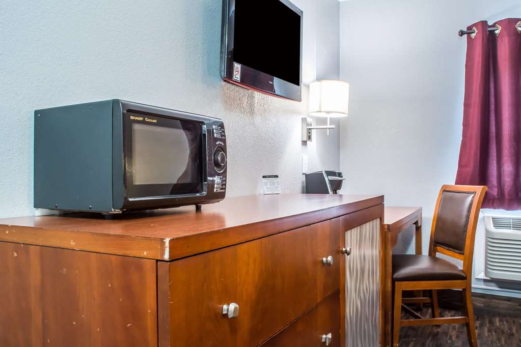 Econo Lodge Brockport - photo 9