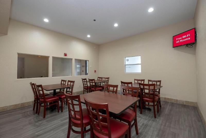 Red Roof Inn & Suites Pensacola NAS Corry - photo 26
