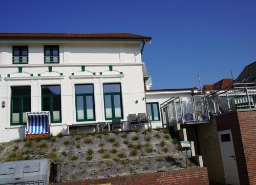 WoogeElisa Ehrwürdige Dorfvilla in Strandnähe — 4-Star Luxury Hotel in Wangerooge, Germany