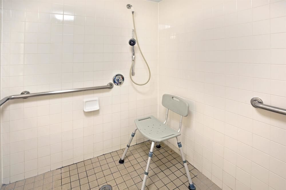 Days Inn by Wyndham Jacksonville South Memorial Hospital - photo 3