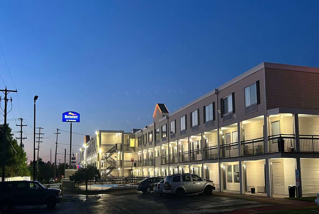 Baymont Inn and Suites by Wyndham Columbus Near OSU - photo 5