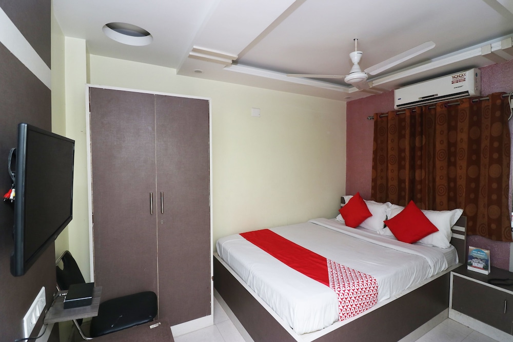 OYO 30163 Hotel Taj Palace — hotel in Rampur Hat