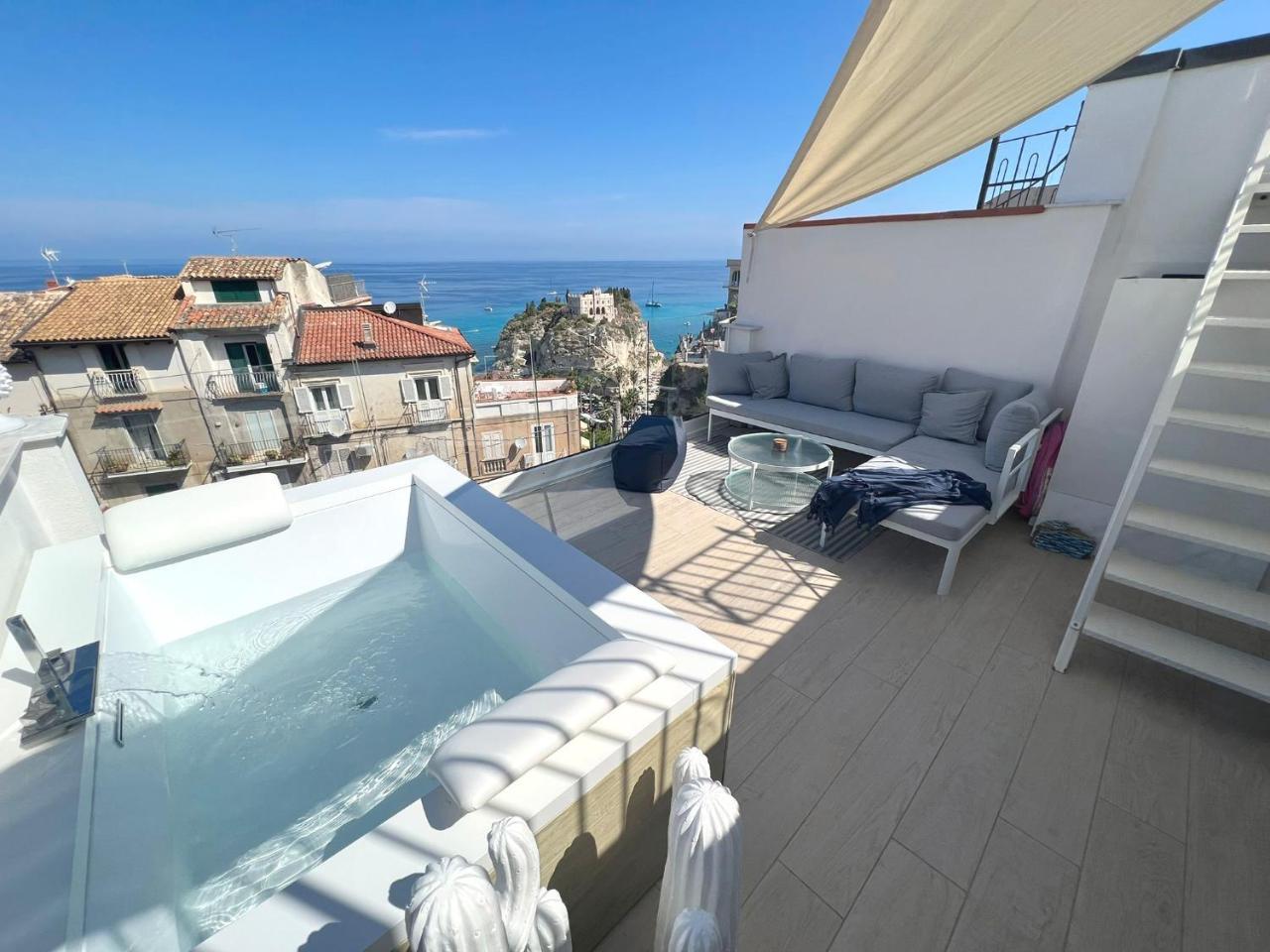 Luxury in the heart of Tropea Residenza AquaLaguna — 4-Star Luxury Hotel in Tropea, Italy