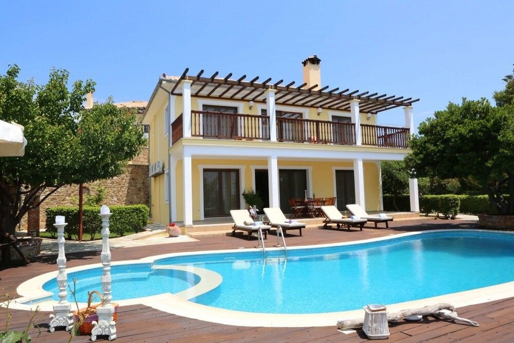 Jasmine Villas — 4-Star Luxury Hotel in Skiathos, Greece