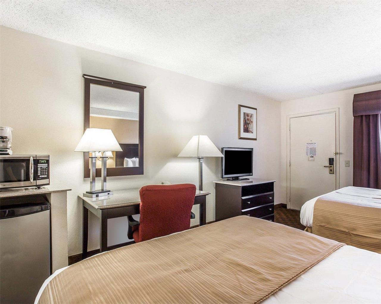 Quality Inn & Suites Coliseum - photo 9
