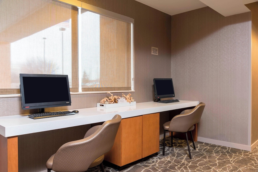 SpringHill Suites by Marriott Grand Rapids North - photo 20