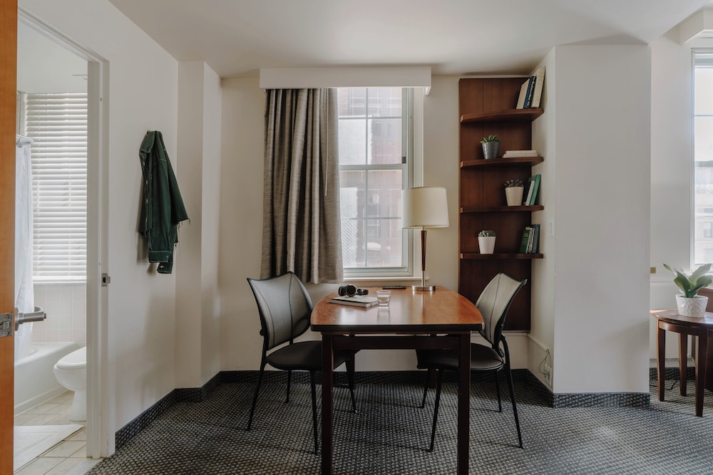Club Quarters Hotel Rittenhouse Square Philadelphia - photo 19