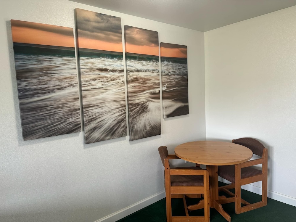 Sunset Oceanfront Lodging - photo 46