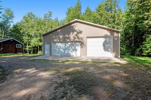 Quaint Lake Escape in Eagle River, United States