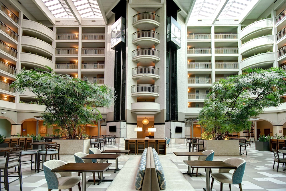 Embassy Suites by Hilton Jacksonville Baymeadows - photo 3