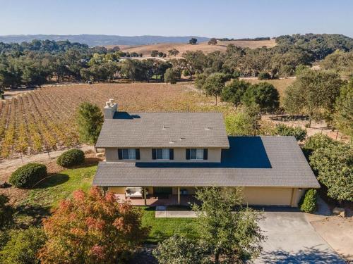 The Hive Vista at Castoro Cellars — hotel in Templeton