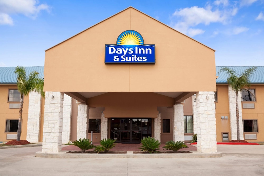 Days Inn & Suites by Wyndham Conroe North in Conroe, United States