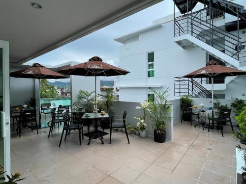 J Spazio Apartelle and Cafe — 4-Star Luxury Hotel in Tabaco, Philippines