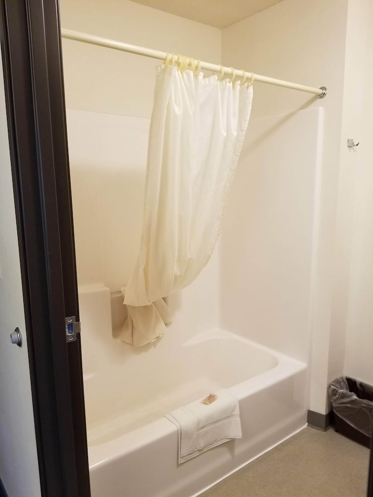 Bilmar Inn & Suites Dell Rapids Near Sioux Falls - photo 103
