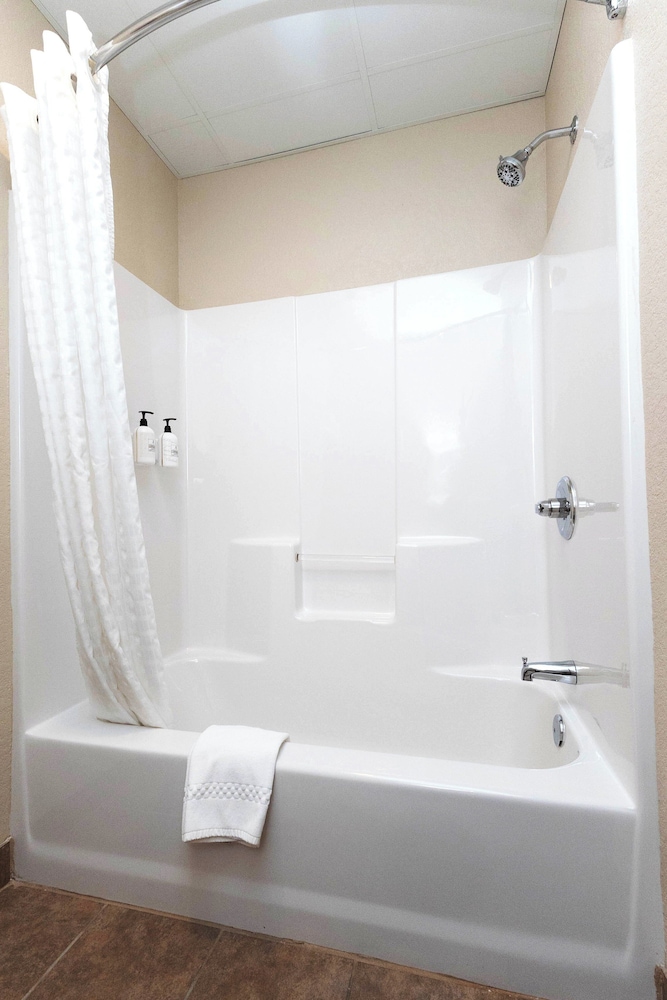 Cobblestone Inn & Suites Maryville - photo 58