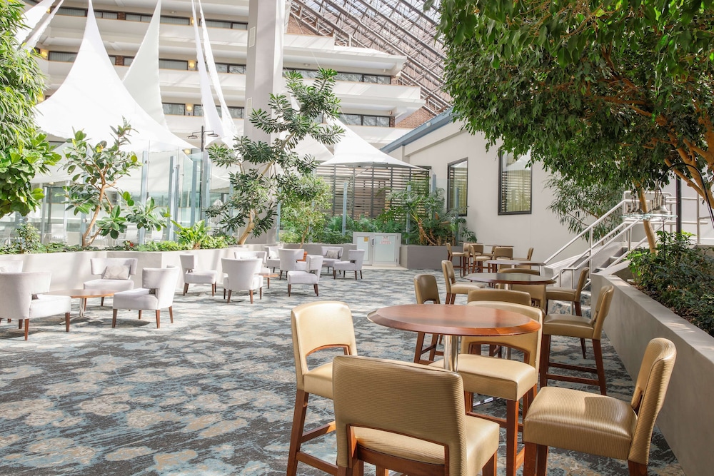 DoubleTree by Hilton Rochester - photo 2