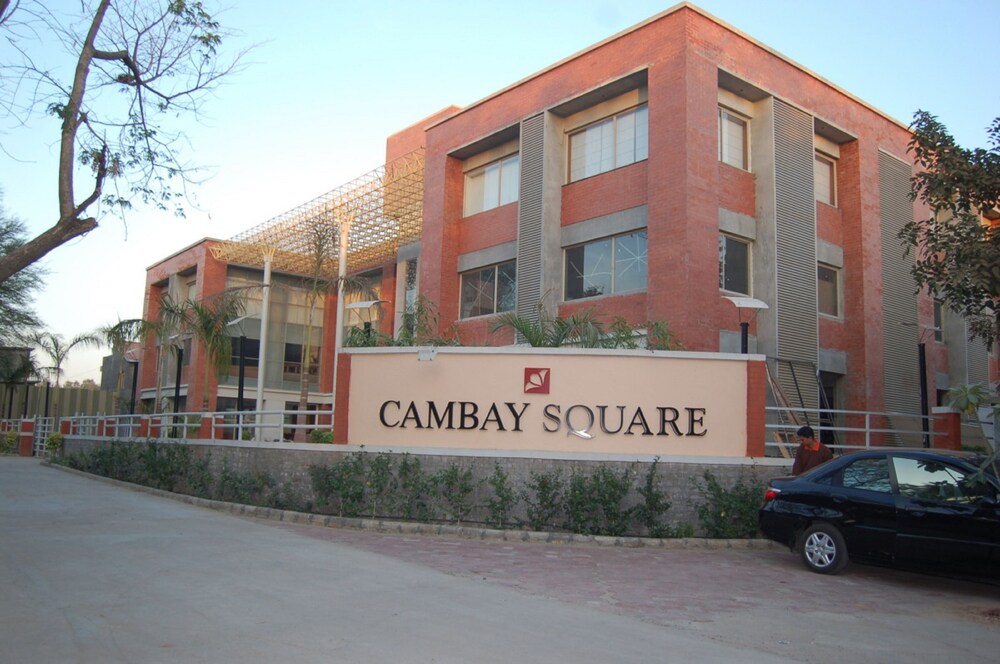 Cambay Sapphire — 4-Star Luxury Hotel in Gandhinagar, India