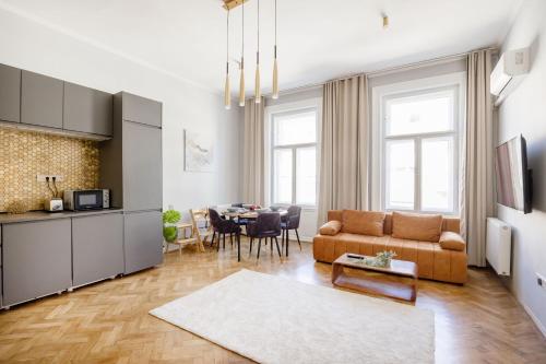 Elegant and spacious holiday home — 4-Star Luxury Hotel in Budapest, Hungary